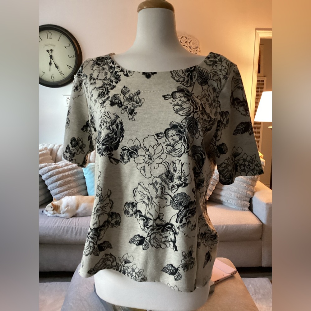 Bobeau floral top size L